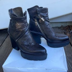 A.S. 98 platform boots size ze 39